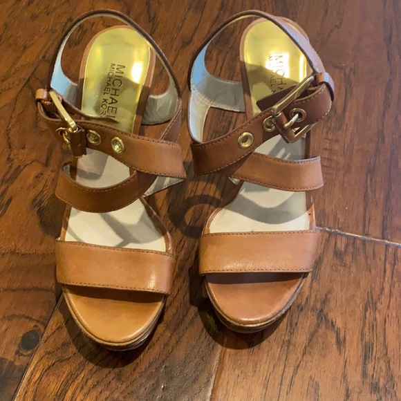 Michael Kors platform heel - Picture 1 of 7